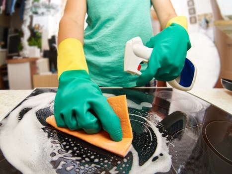 Local curtain cleaning for bay windows and tall living room curtains